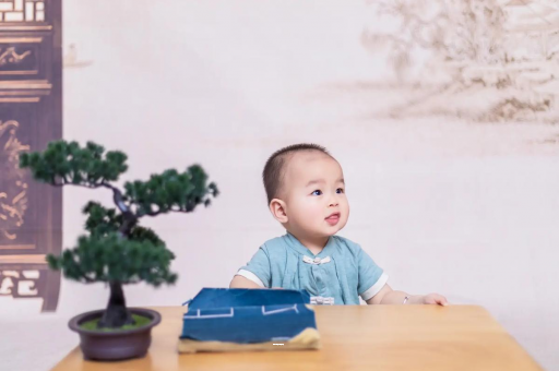 北票宝宝摔到头第五天吐了 北票宝宝摔到头第五天吐了